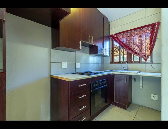 2 BEDROOM APARTMENT FOR SALE IN HONEYDEW GROVE